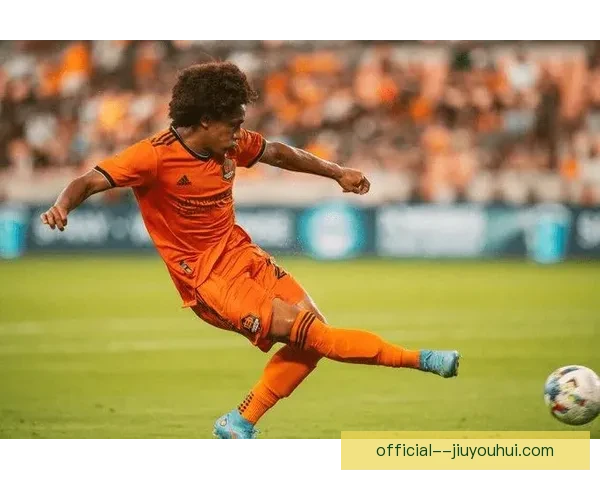 鲁伊迪亚斯精彩推射助力美职联常规赛锁定胜利
